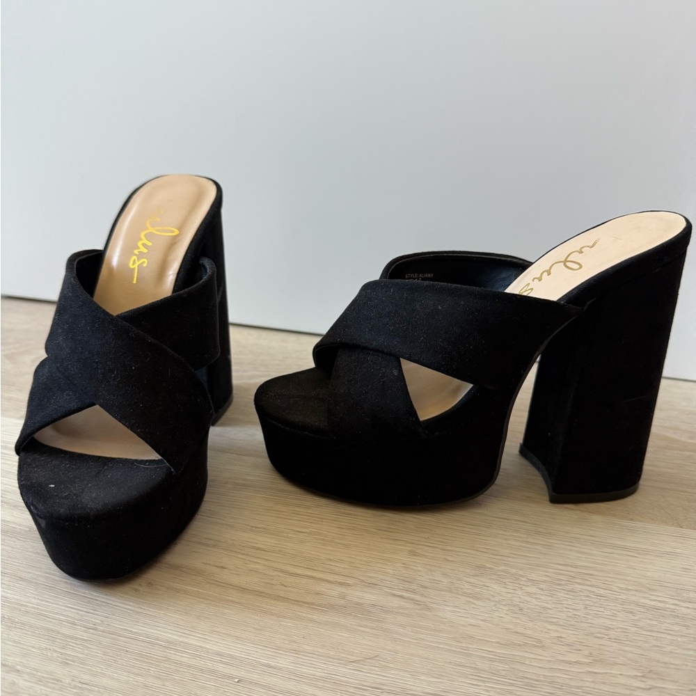 Lulu Black Platform sandal Heels 5.5
